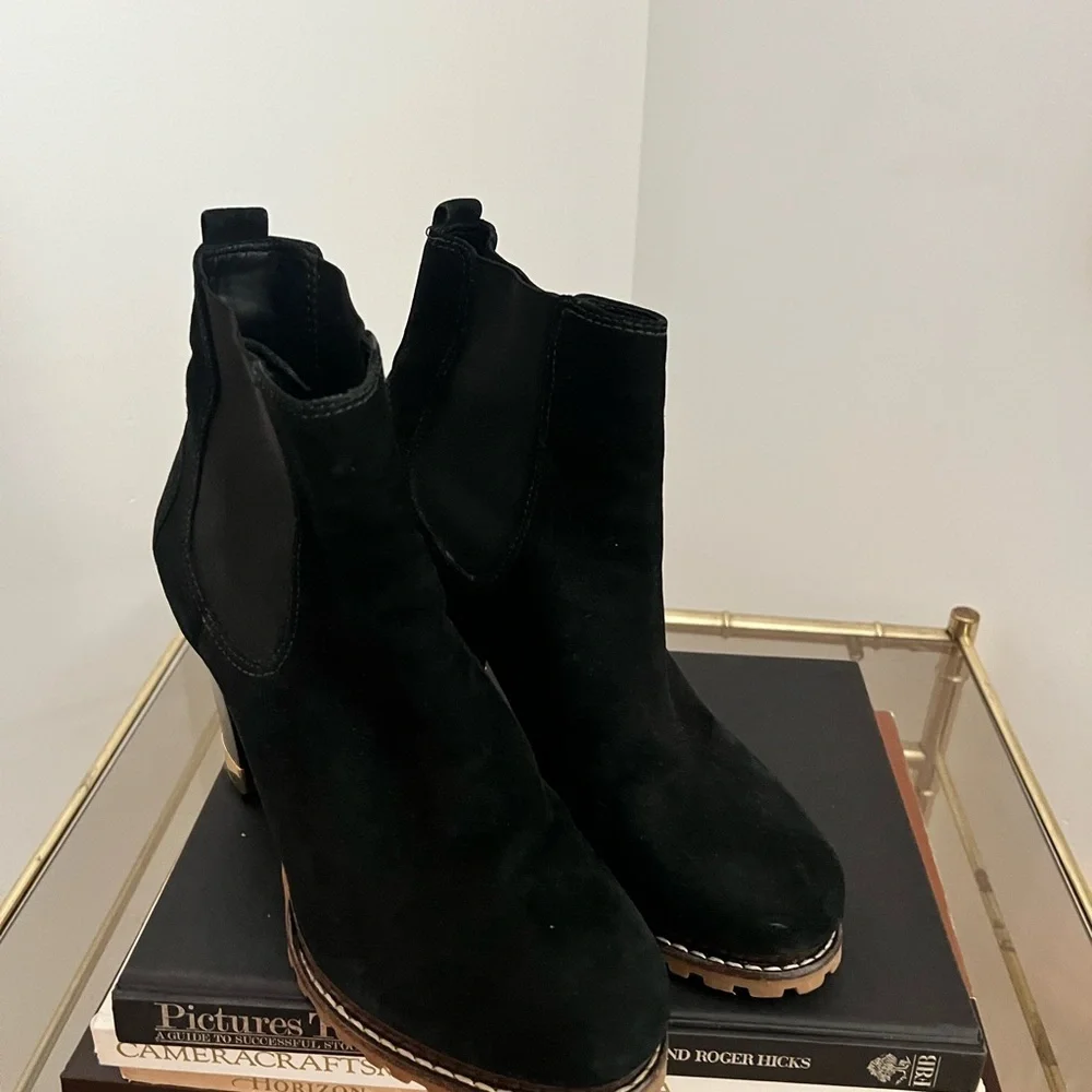 Tory Burch Fall Winter Ankle Black Boots with block wooden Heeled